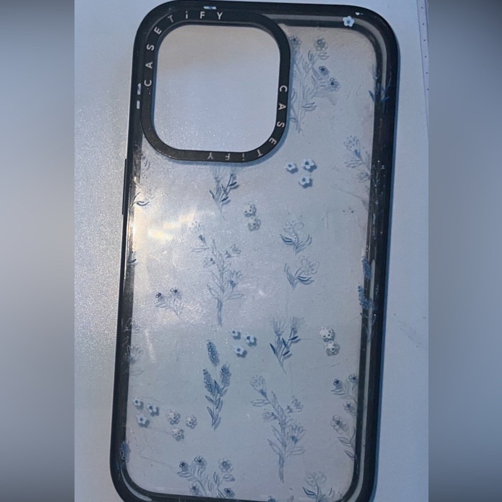 casetify iphone 13 pro-small blue flowers case